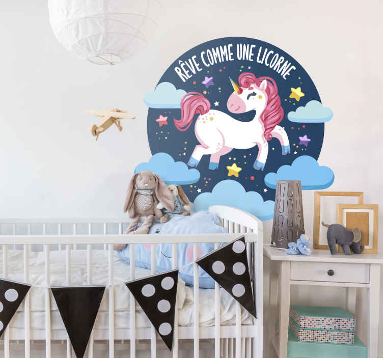 Sticker Mural Cinéma Licorne avec arc en ciel et texte TenStickers