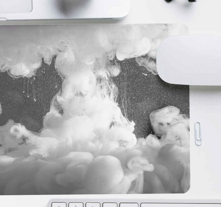 Densa trama di fumo grigio più tappetini per il mouse