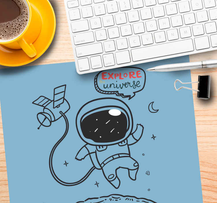 Mouse pad pentru gaming astronaut explorând universul - TenStickers