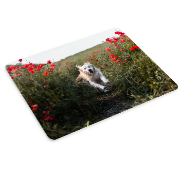 Søt hund som løper i felt original musematte - Tenstickers