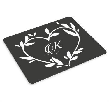 带有初始个性化鼠标垫的心脏 - TenStickers