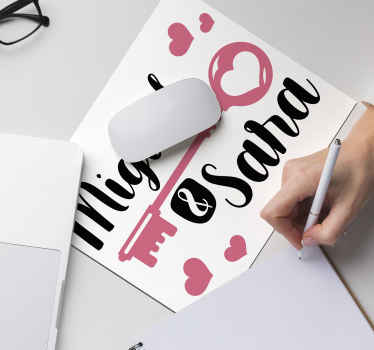 Tapetes de rato com nome Chave romântica - TenStickers