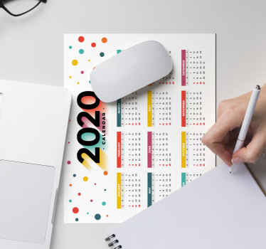 Um tapete de rato original com produtode calendário colorido 2020. Está disponível em tamanhos diferentes e é fabricado com material de alta qualidade.