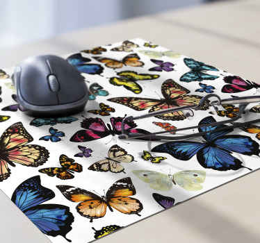Tapis de souris beaux papillons colorés - TenStickers