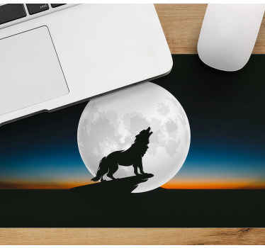 Howling wolf in a moonlight more mousepads - TenStickers