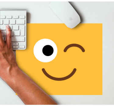 Tapetes de rato originais Emoji de piscadela - TenStickers