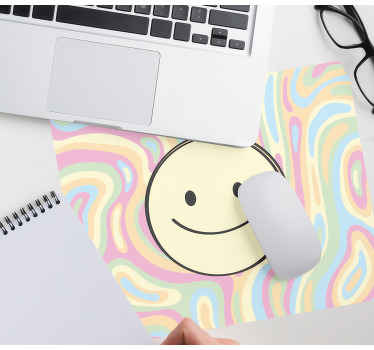 Tapetes de rato originais Rosto sorridente de tie dye colorido - TenStickers