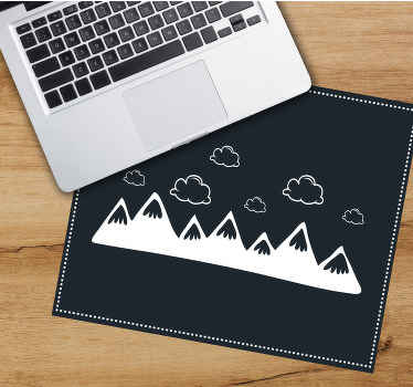 Bulutlar mouse pad ile elle çizilmiş dağlar - TenStickers