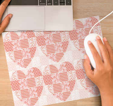 パッチワークの赤いハートのデザインのマウスパッドのパターン - TENSTICKERS