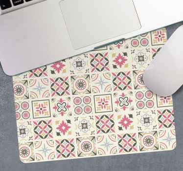 “nicolle”拼贴原装鼠标垫 - TenStickers