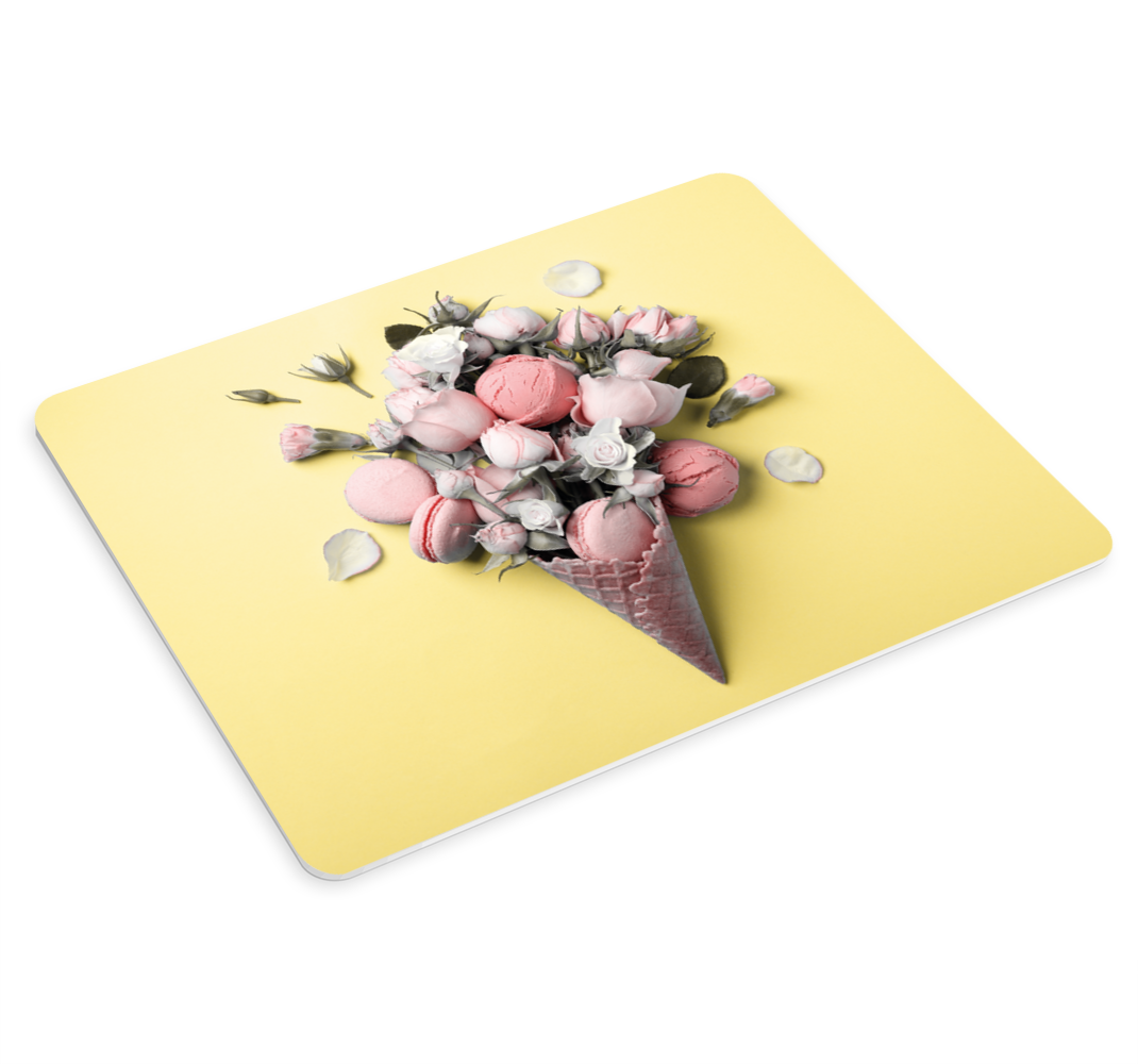 παγωτό χωνάκι σε κίτρινο φόντο ποντίκι - TenStickers