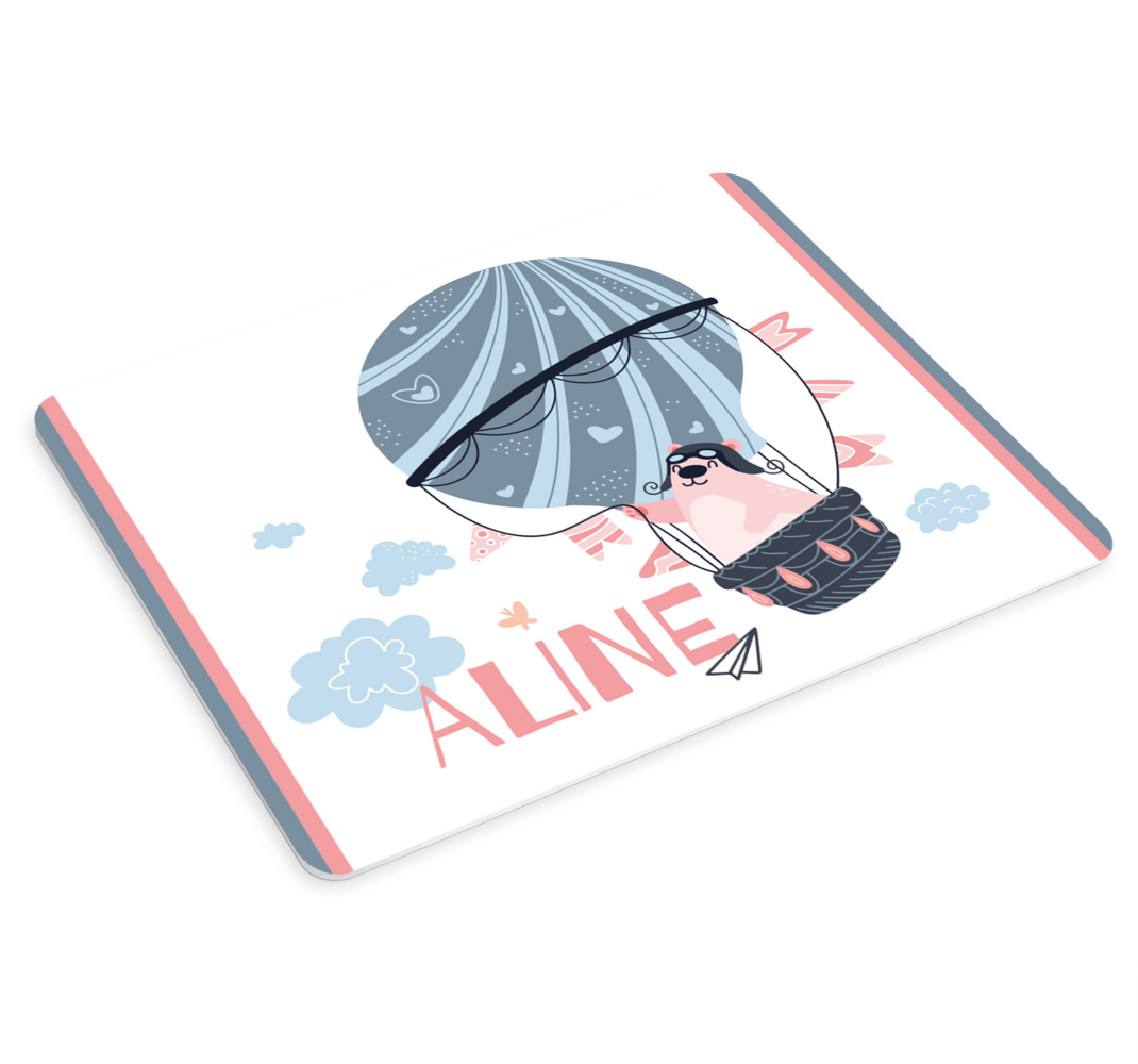 Rosa og grå ballong med skyer og navn musematte med navn - Tenstickers