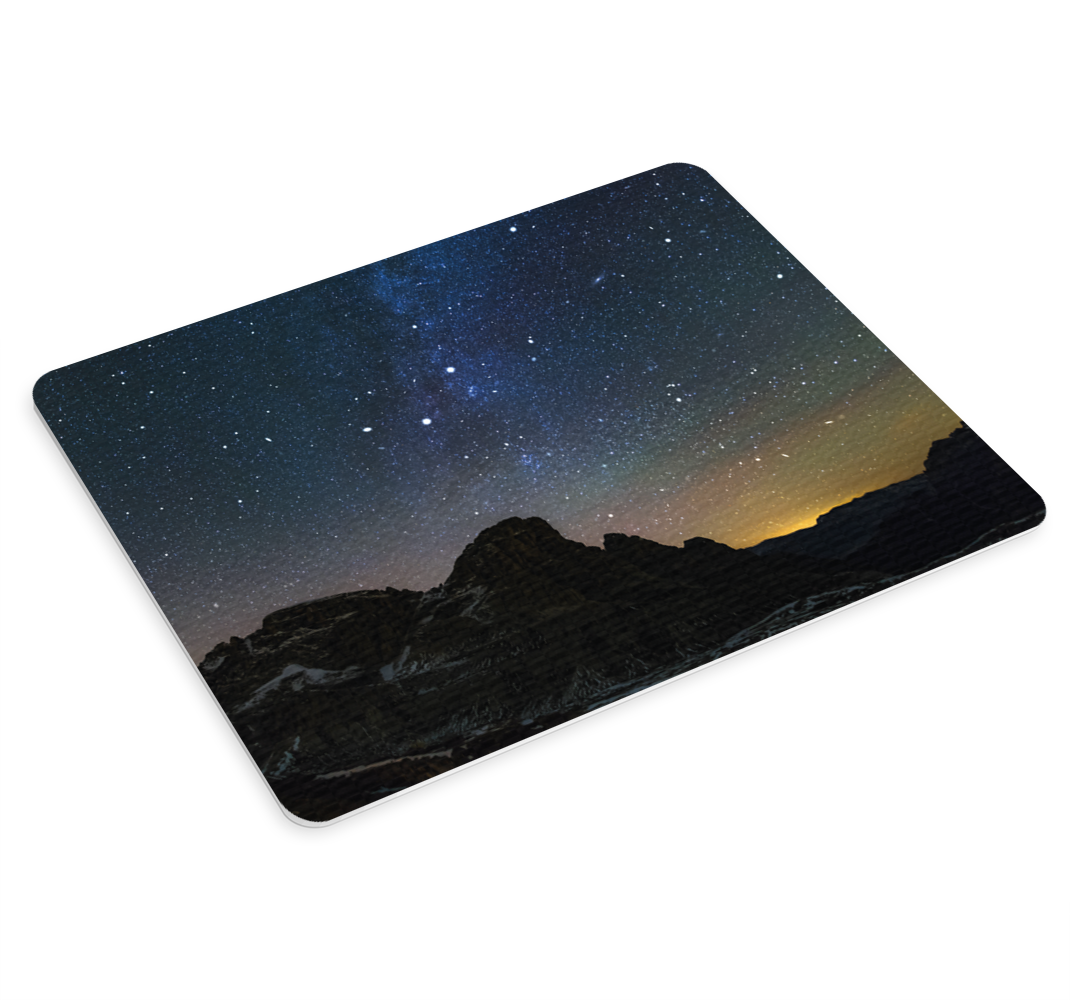 Mousepad weltkarte sternenblick auf berglandschaft - TenStickers