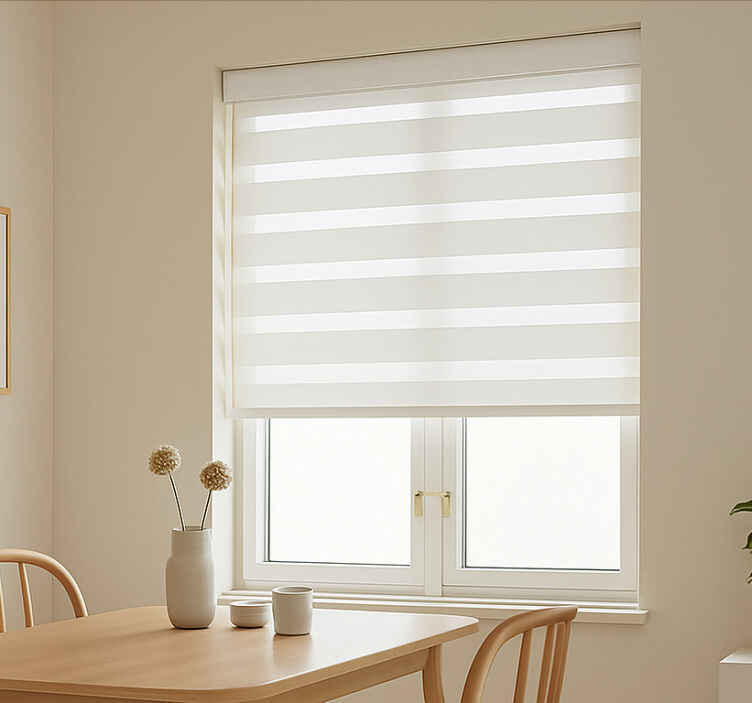 Persiana enrollable para comedor efecto blanco opaco - TenVinilo
