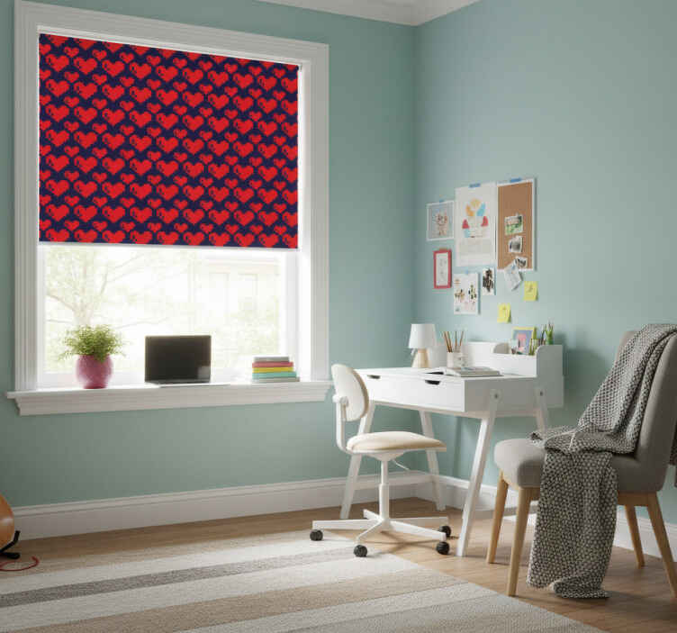 Estore de rolo juvenil com padrão de corações vermelhos - TenStickers
