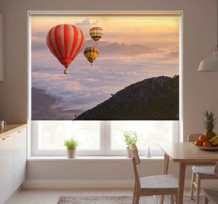 Persiana enrollable para cocina globos de aire en el cielo - TenVinilo