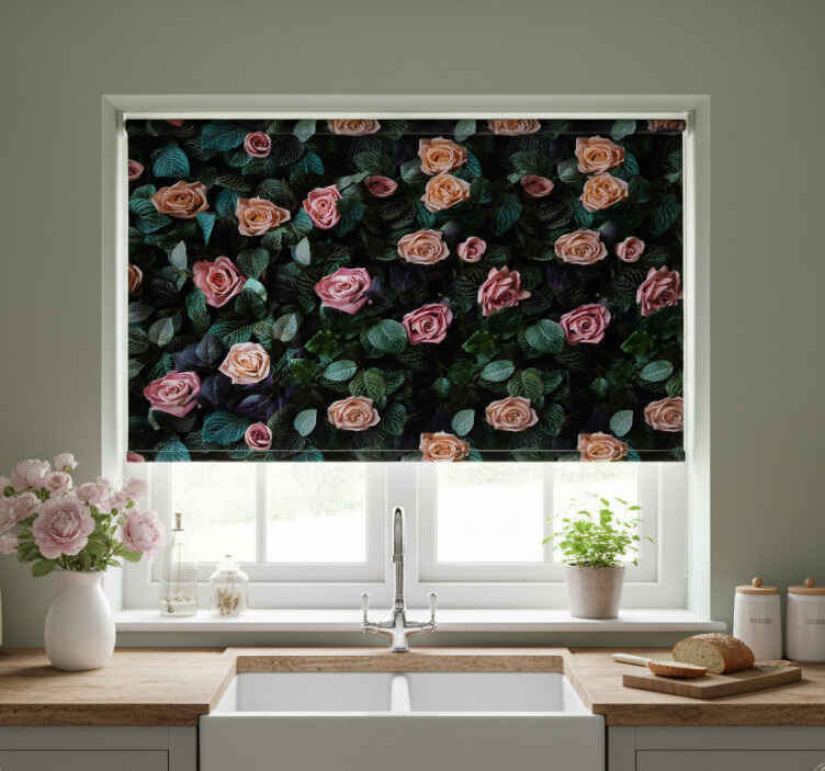 Persiana enrollable para cocina rosas coralinas - TenVinilo
