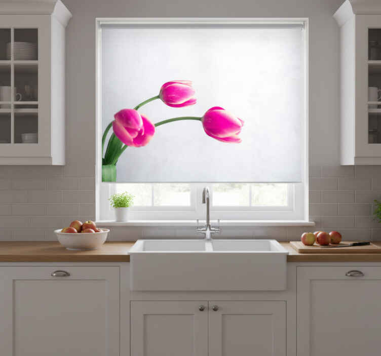 Persiana enrollable para cocina tres tulipanes fondo blanco - TenVinilo