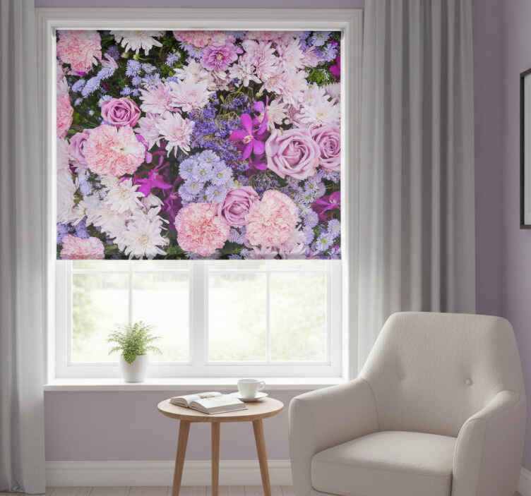 Pink roller blind with vibrant floral design - TenStickers