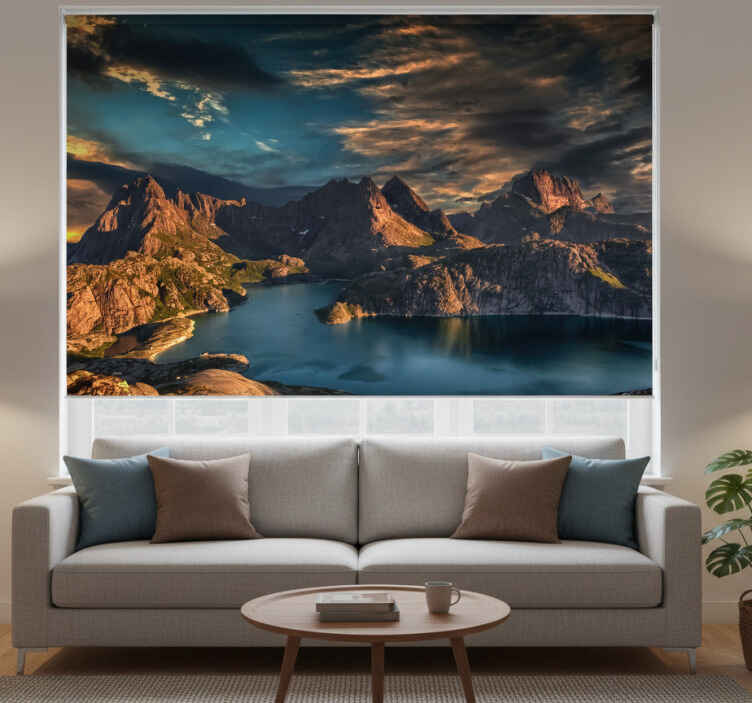 Persiana enrollable salón paisaje noruego mar y montañas - TenVinilo