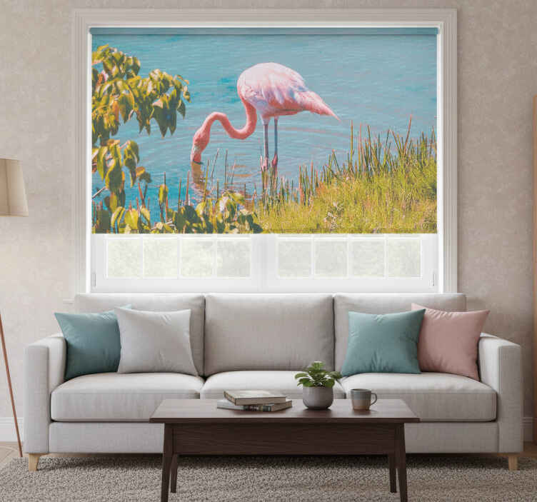 Living room roller blind with a beautiful flamingo - TenStickers