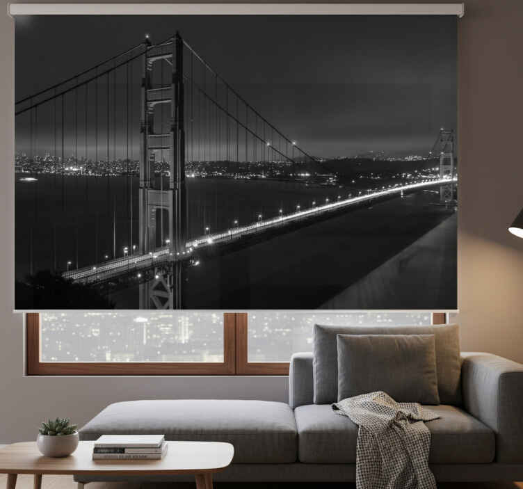 Rullegardin stue golden gate om natten svart-hvitt - Tenstickers