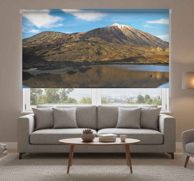 Rullegardin stue teide speilet i vann - Tenstickers