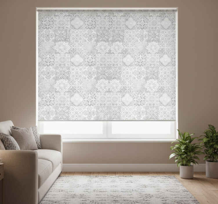 Cortina roller gris con patrón de mosaico efecto piedra - TenVinilo