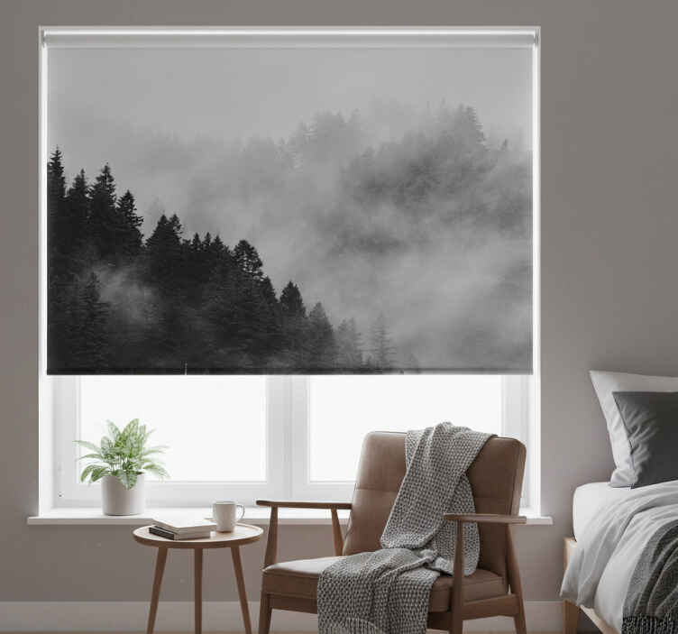 Store enrouleur gris forêt brumeuse en noir et blanc - TenStickers