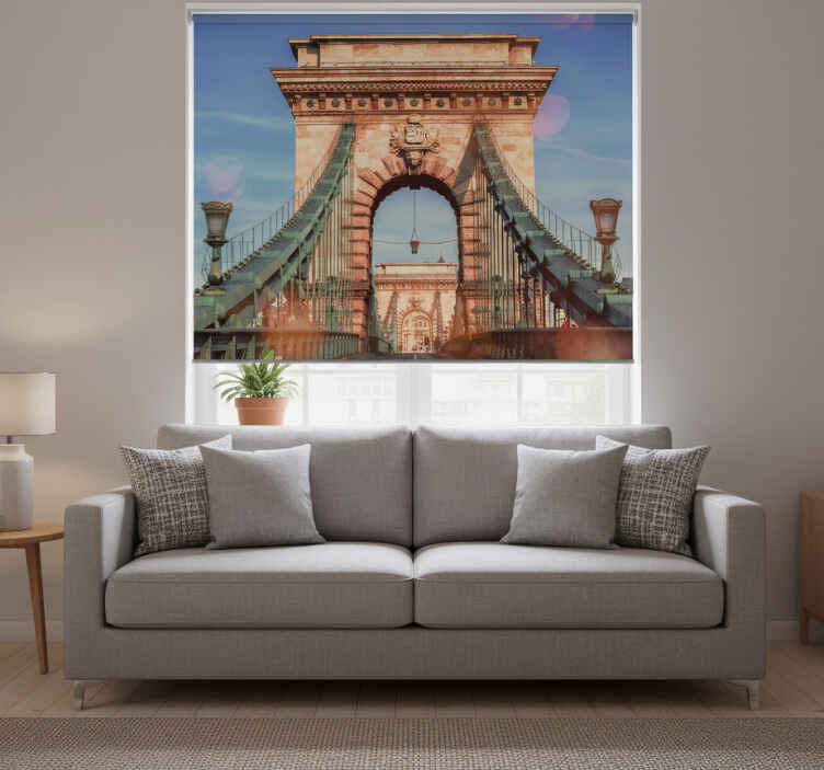 Living room roller blind panoramic view of budapest bridge - TenStickers