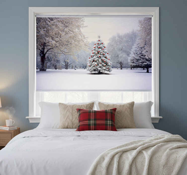 Cortina roller blanca abeto navideño en la nieve - TenVinilo