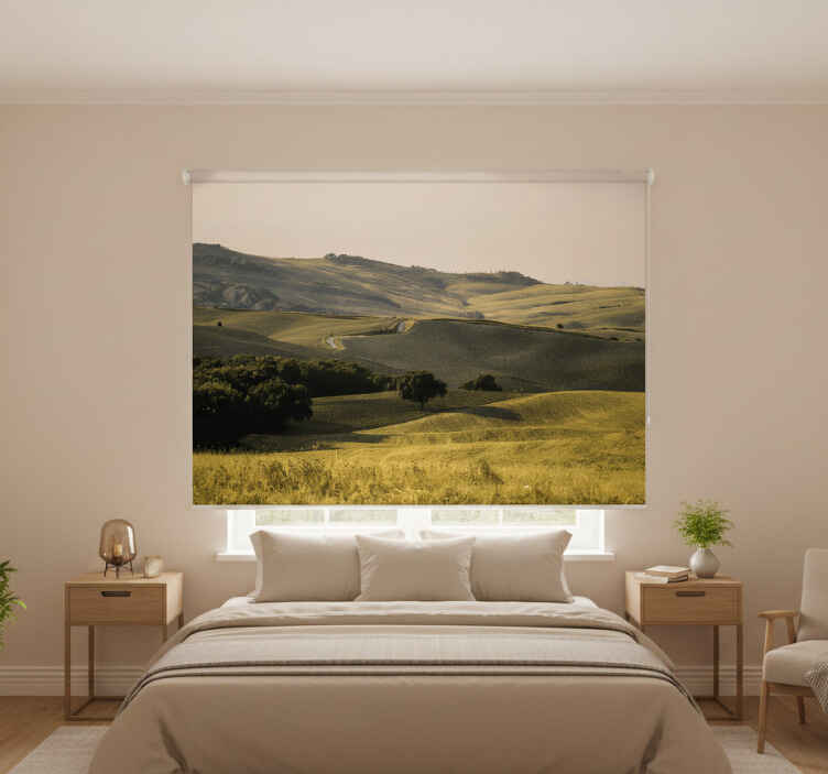 Rullgardin sovrum vackra fält i toscana - Tenstickers