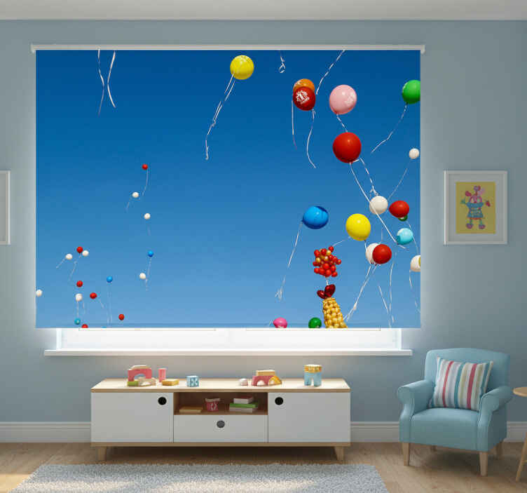 Rollo fenster kinderzimmer helle luftballons am himmel - TenStickers
