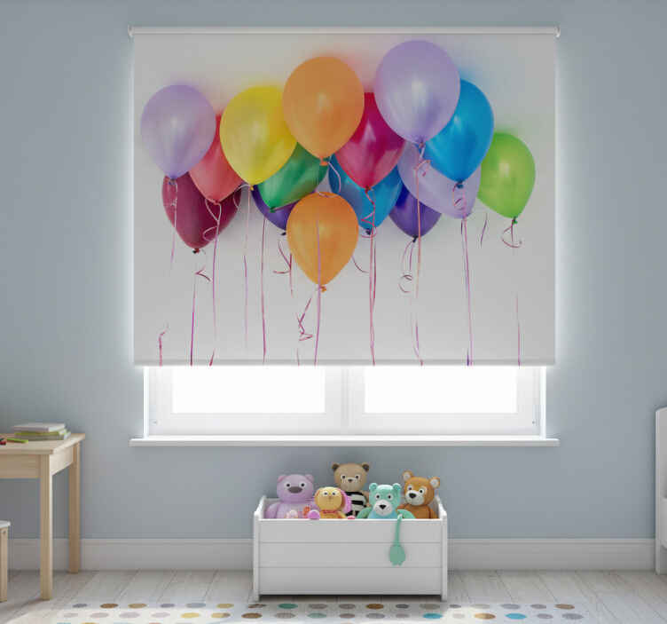 Rollo fenster kinderzimmer mit bunten luftballons oben - TenStickers