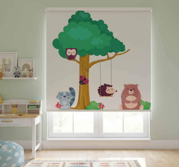 Rollo fenster kinderzimmer mit waldtieren am schaukelstuhl - TenStickers