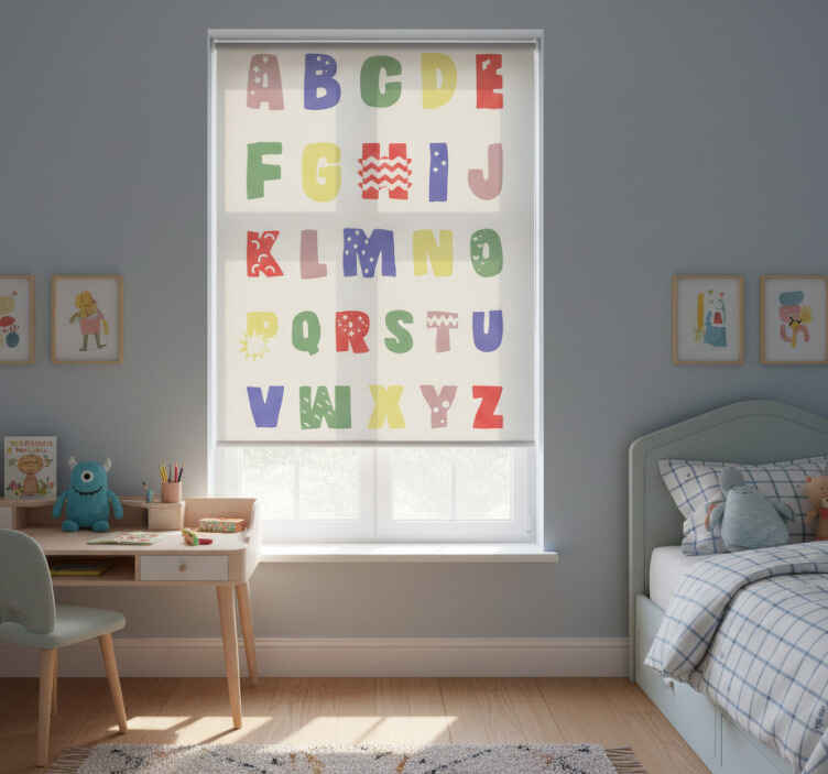 Rollo fenster kinderzimmer mit geometrischem alphabet - TenStickers