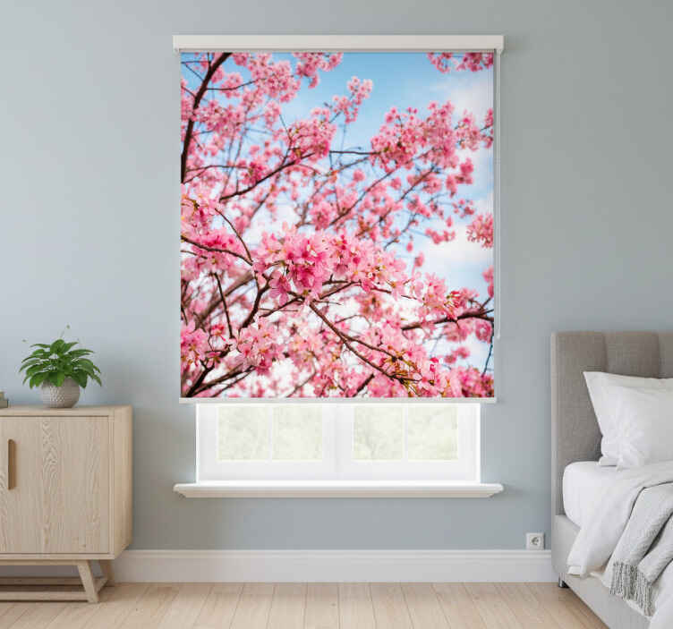 Estor enrollable habitación fondo cielo de cerezos - TenVinilo