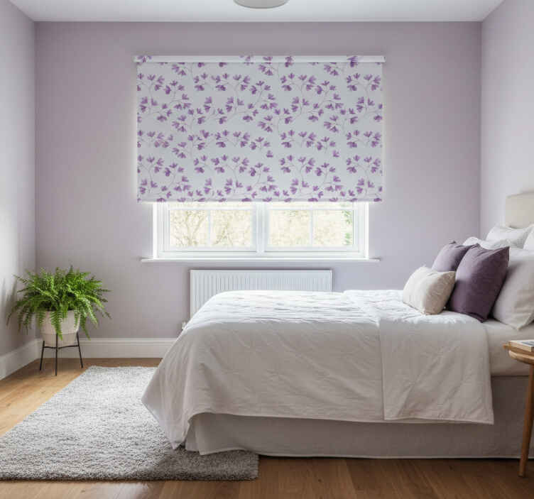 Flower roller blind in purple floral pattern - TenStickers