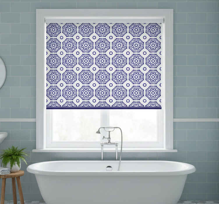 Bathroom blind in light blue classic flower pattern - TenStickers