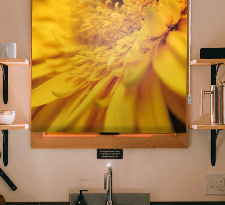 Yellow close-up flower roller blind - TenStickers