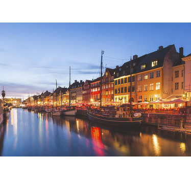Rolgordijn woonkamer kleurrijke huizen in de avond - TenStickers
