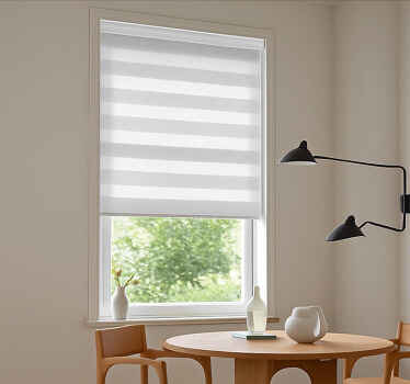 Transparante witte strepen rolgordijn eetkamer - TenStickers