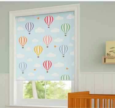 Scandinavian roller blind pastel balloon ride - TenStickers
