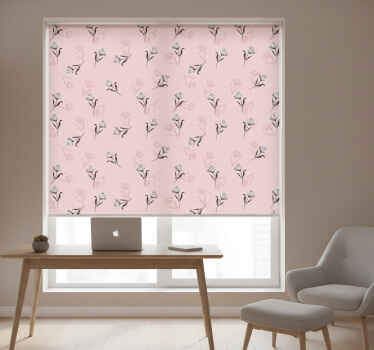 Roleta do kancelárie biele ľalie na ružovom pozadí - Tenstickers