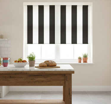Blinds in a kitchen white and black stripes - TenStickers