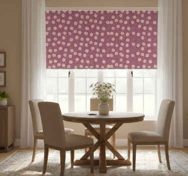 Rullegardin spisestue med små rosa tusenfryd mønster - Tenstickers