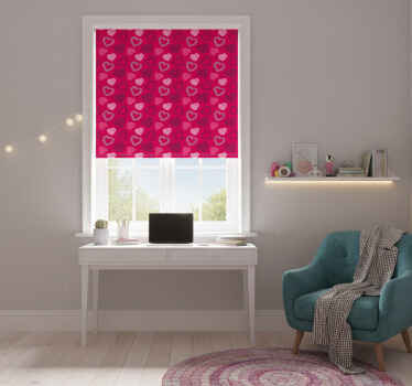 Roleta dla nastolatka w fuksjowe serca - TenStickers