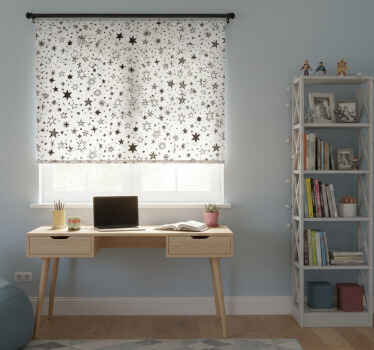 Roleta dla nastolatka czarne gwiazdy na białym tle - TenStickers