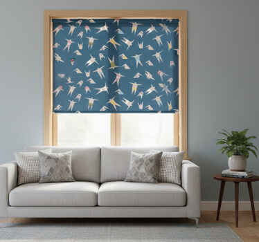 Modern roller blind with swimming figures pattern - TenStickers
