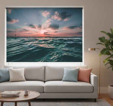 Cortina roller living comedor vistas al mar y arena - TenVinilo